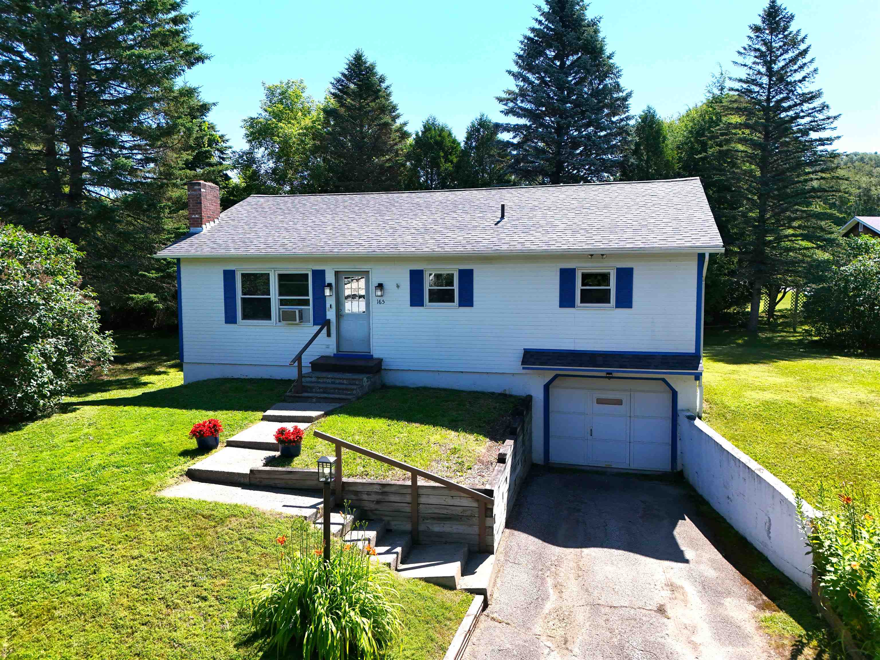 near 62 Pine Street Newport City, VT 05855 Property 1