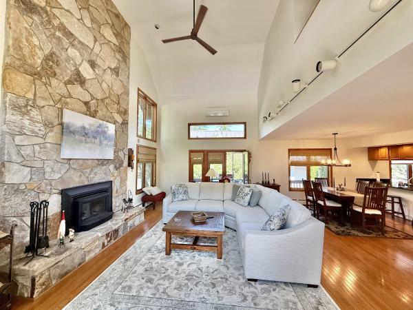 10 Middle Ridge Road