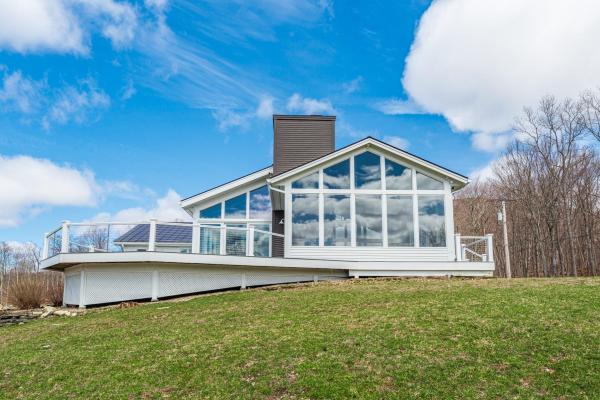 376 Windward Hill