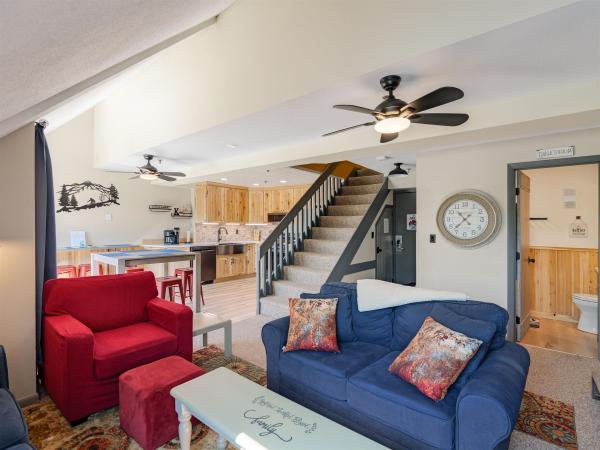 133 East Mountain Road