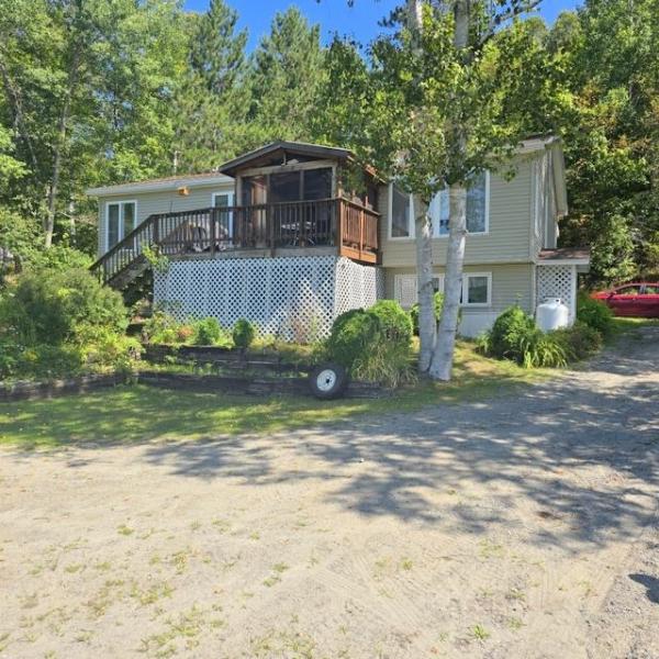 947 Lakeshore Drive