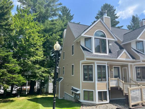 2A Townhouse Square