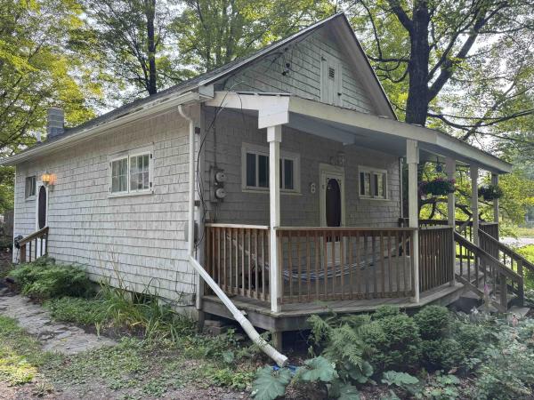 6 Blodgett Lane