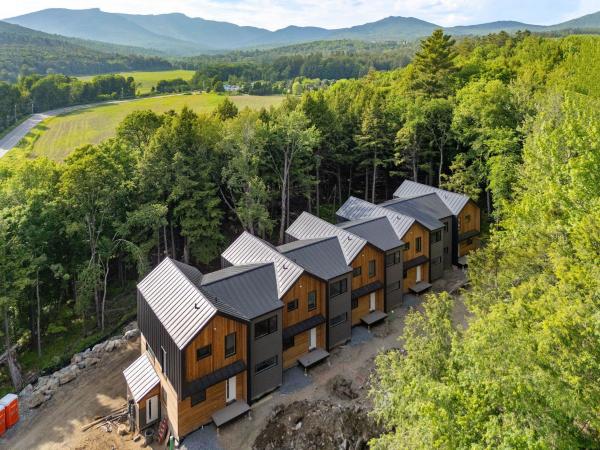 2438 Mountain Road